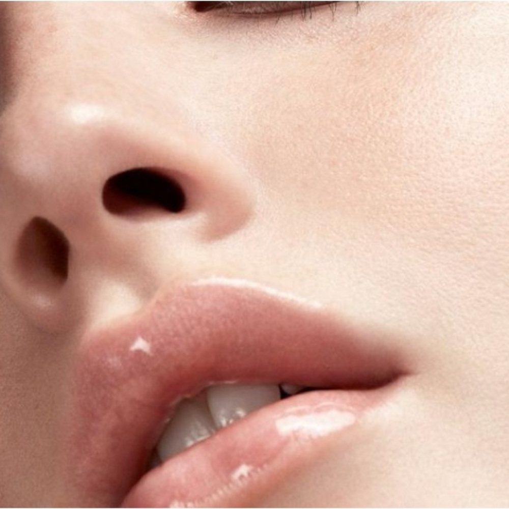 FENTY BEAUTY Gloss Bomb Universal Lip Luminizer in “$weet Mouth” 9ml, Full Size - Picture 3 of 8